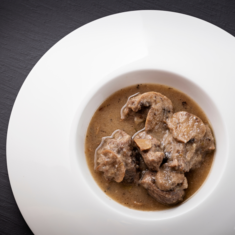 Carrillera de blanco de Teruel en salsa de vino tinto